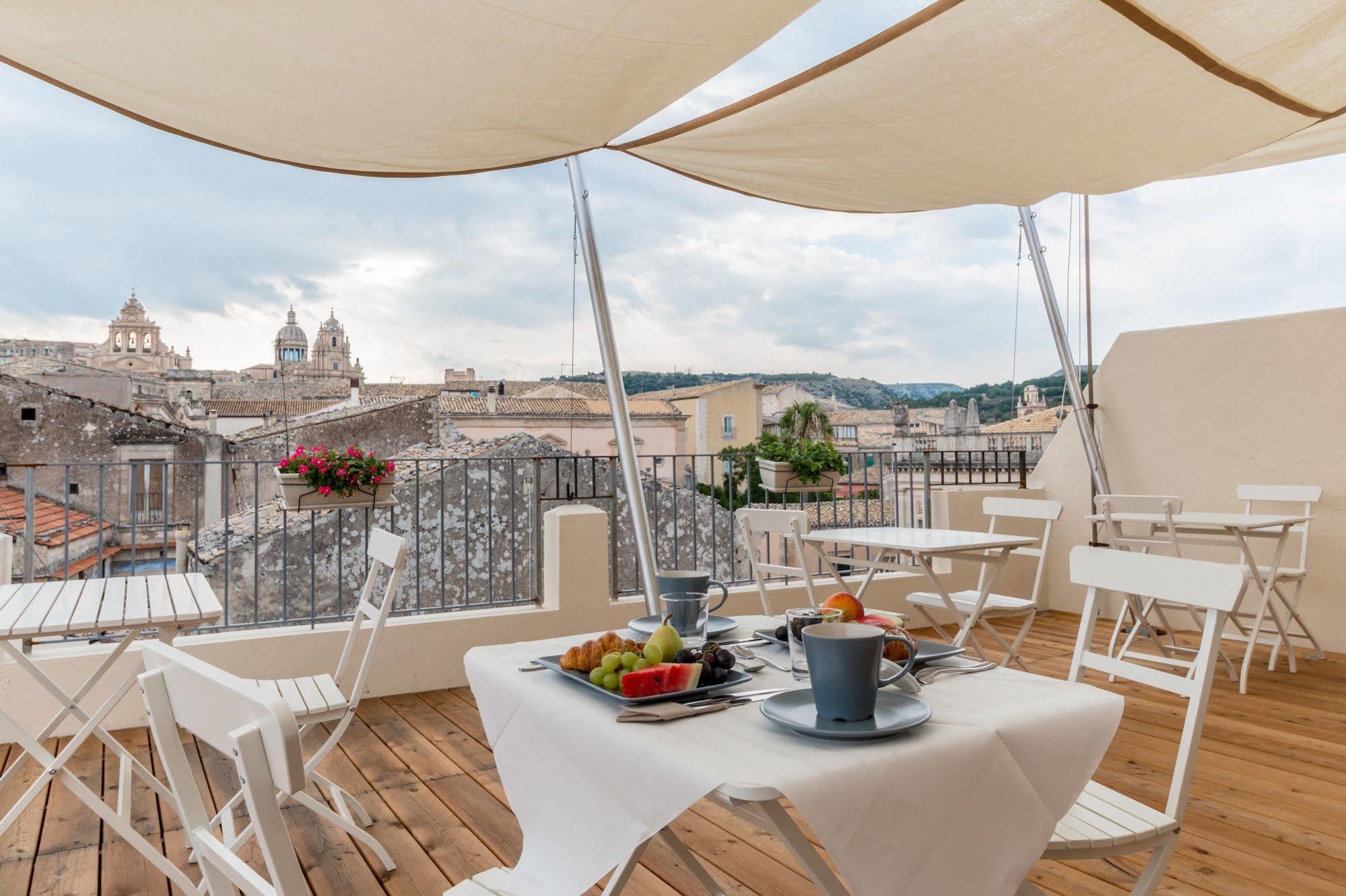 Terrazza Dei Sogni Bed & Breakfast Ragusa Dış mekan fotoğraf